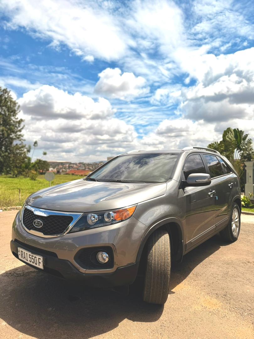KIA SORENTO 2011 Gallery Image