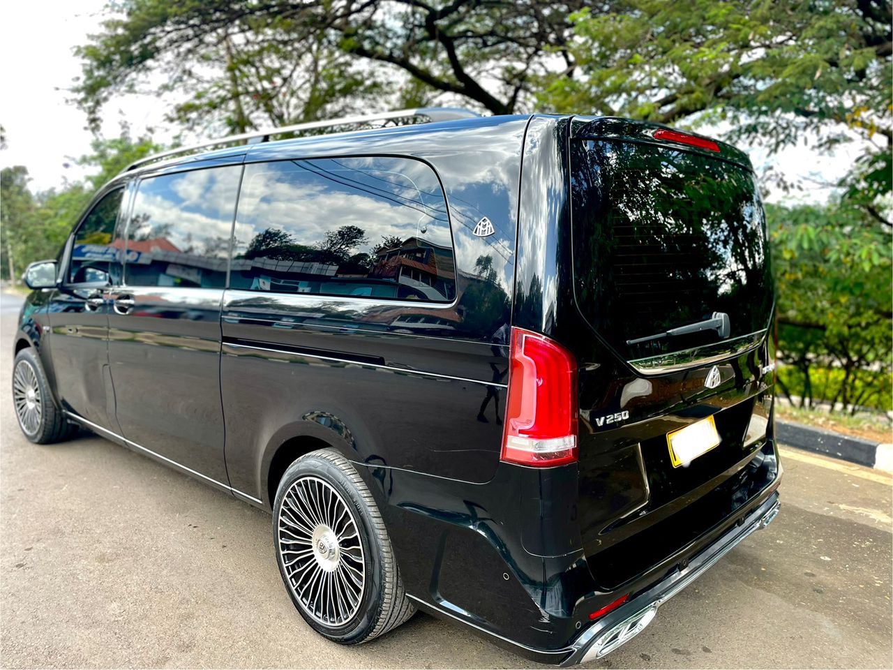Mercedes-Benz Maybach VIP King Van Gallery Image
